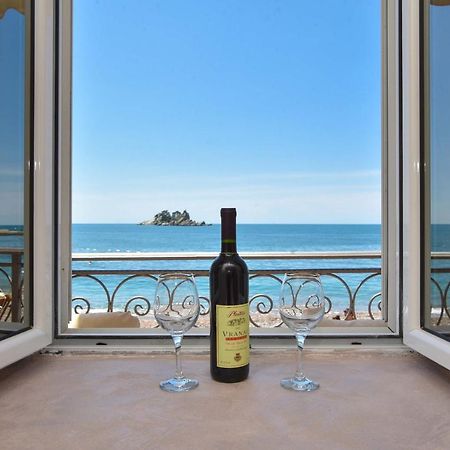 Beach House Petrovac Екстериор снимка